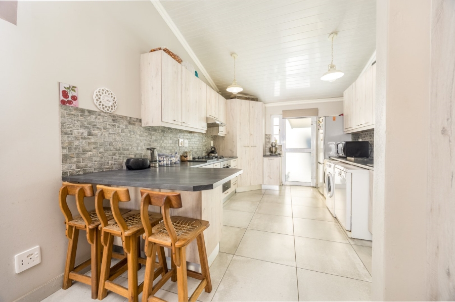 4 Bedroom Property for Sale in Vierlanden Western Cape